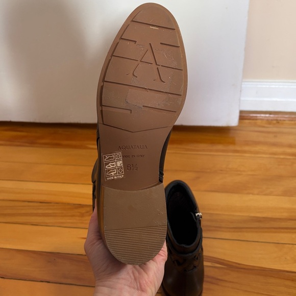 Aquatalia black short Boots size 6.5 with braided detail on back - Picture 8 of 9